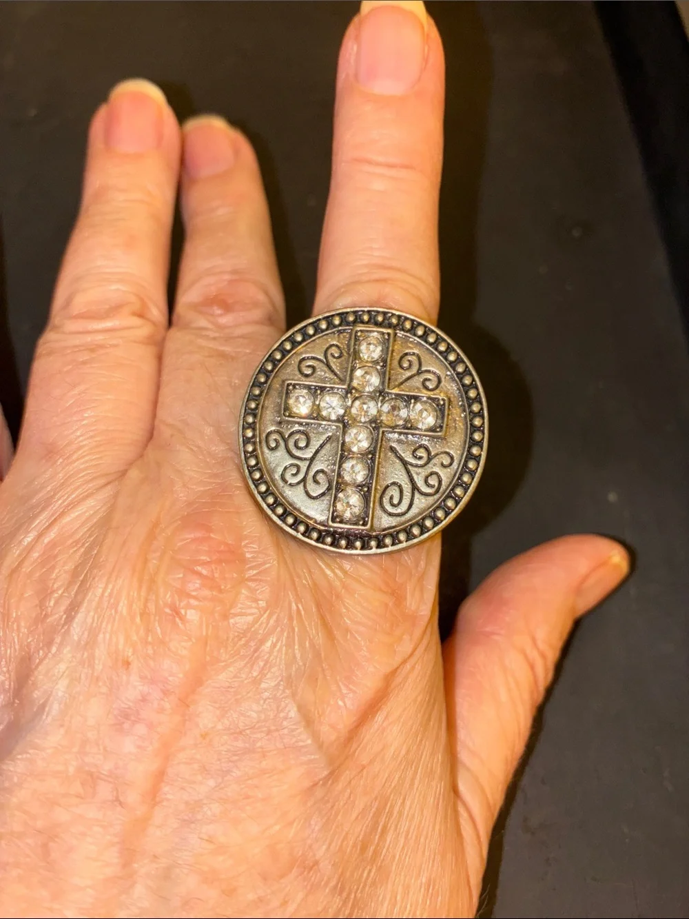 Vintage-Inspired Bronze Cross Accent Ring - Brown/Gold